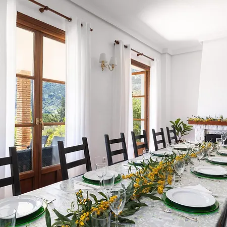 Nuevespigas Villa *